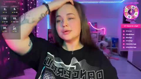 Mia online show from December 19, 8:27 pm