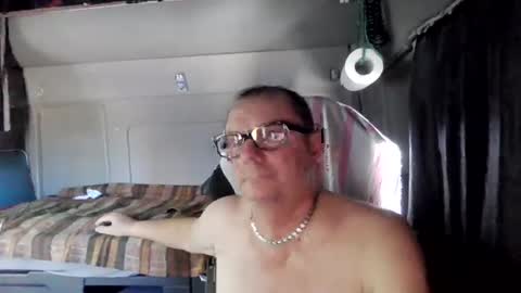 Snapshot of komputer123456789 chatting on July 11, 9:56 am Bogdan online show from July 11, 9:56 am
