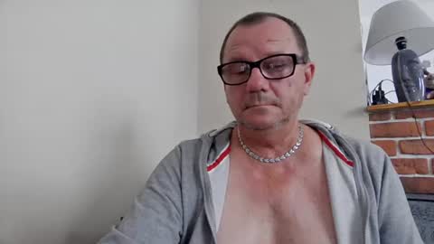 Snapshot of komputer123456789 chatting on July 19, 8:18 am Bogdan online show from July 19, 8:18 am