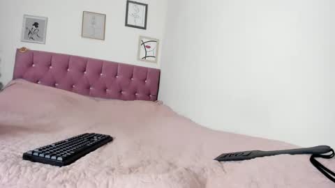 konie Diaz online show from December 7, 4:36 pm