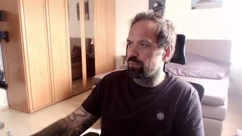 Snapshot of konstantin8115 chatting on April 21, 10:43 am Konstantin online show from April 21, 10:43 am