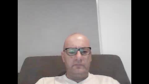 Snapshot of konsty17 chatting on March 1, 9:50 pm konsty17 online show from March 1, 9:50 pm
