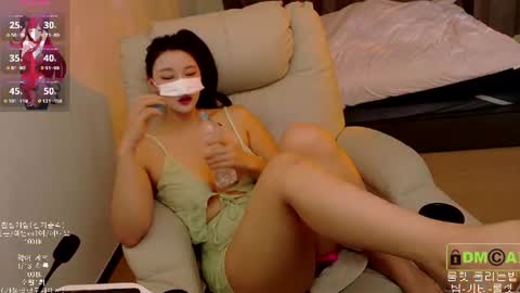 catty online show from July 17, 11:50 am