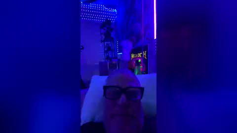 Snapshot of korysmith568 chatting on June 18, 4:57 am korysmith568 online show from June 18, 4:57 am