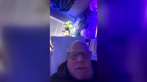 Snapshot of korysmith568 chatting on June 27, 2:27 am korysmith568 online show from June 27, 2:27 am