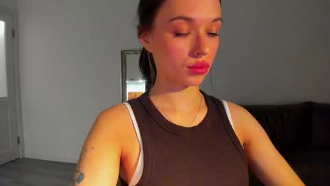 kossie_ online show from November 23, 8:30 pm