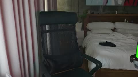 Danny online show from November 29, 5:43 am