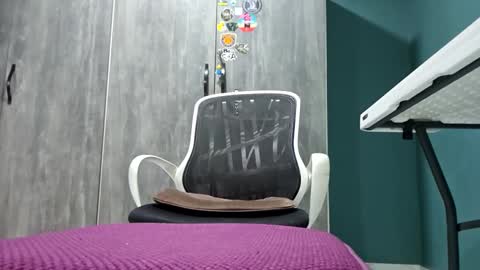 Koto Bombon online show from January 6, 8:01 pm