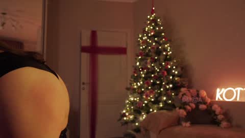 Snapshot of kottyaa_ch chatting on December 26, 8:42 pm Kottyaa cb FOLLOWING online show from December 26, 8:42 pm