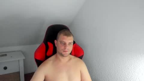 Snapshot of kozik1992 chatting on October 23, 6:45 am Bartek online show from October 23, 6:45 am