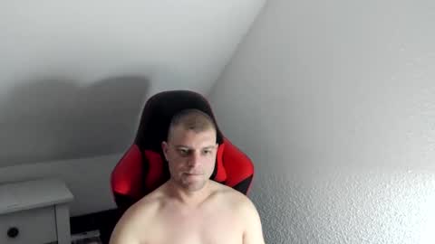 Snapshot of kozik1992 chatting on December 5, 5:16 am Bartek online show from December 5, 5:16 am