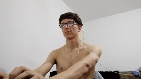 Snapshot of kpo10 chatting on December 27, 7:14 pm Facu online show from December 27, 7:14 pm