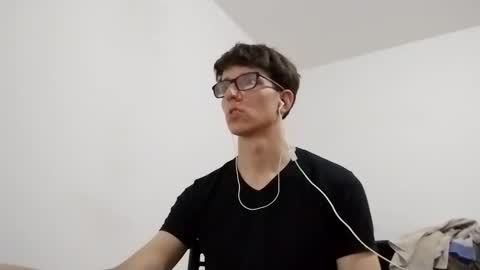 Snapshot of kpo10 chatting on January 3, 12:52 pm Facu online show from January 3, 12:52 pm