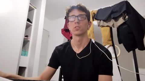 Snapshot of kpo10 chatting on October 21, 12:22 am Facu online show from October 21, 12:22 am