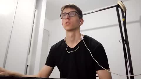 Facu online show from March 21, 3:48 pm