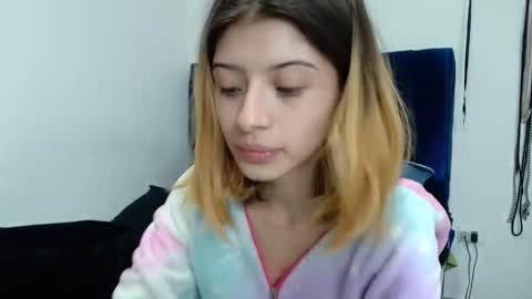 kratos_and_afrodita online show from October 27, 5:50 pm