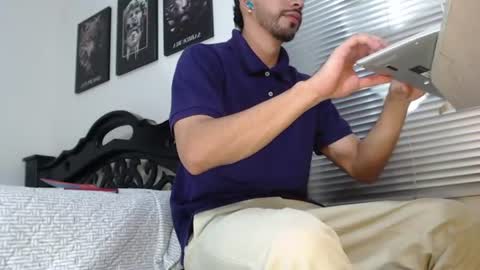 Snapshot of kratoswolf chatting on June 10, 2:05 pm kratoswolf online show from June 10, 2:05 pm