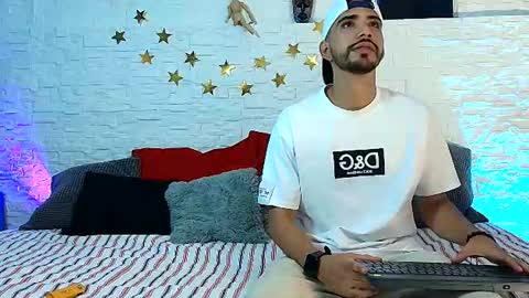 Snapshot of kratoswolf chatting on July 5, 6:37 pm kratoswolf online show from July 5, 6:37 pm