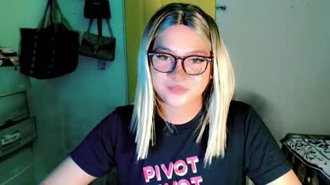krezikeed online show from May 6, 2:44 pm