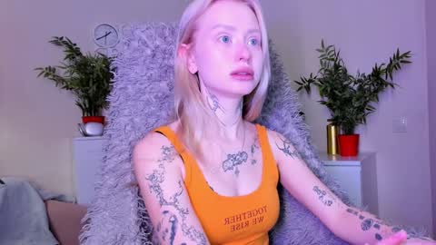 Snapshot of kris_grant chatting on December 8, 10:41 am kris_grant online show from December 8, 10:41 am