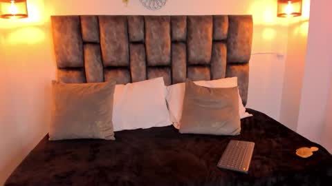 Snapshot of kris_kane1 chatting on December 4, 12:42 am kris_kane1 online show from December 4, 12:42 am