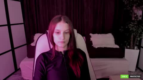 Snapshot of krisdoeil chatting on November 24, 9:31 am krisdoeil online show from November 24, 9:31 am