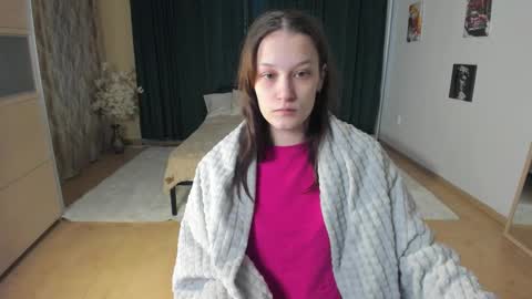 krisdoeil online show from February 10, 2:04 am