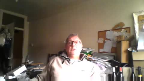 Snapshot of kriss3325 chatting on October 13, 11:54 am kriss online show from October 13, 11:54 am