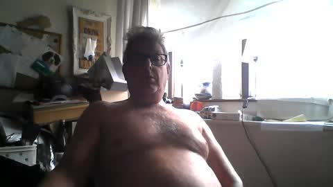 Snapshot of kriss3325 chatting on July 27, 7:26 am kriss online show from July 27, 7:26 am