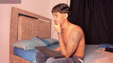 Snapshot of kriss_edwards chatting on January 16, 3:32 am Kriss online show from January 16, 3:32 am