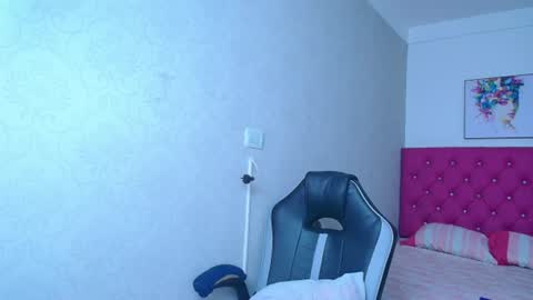 kriss_sweetboobs online show from July 10, 1:14 pm