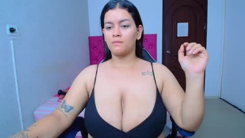 kriss_sweetboobs online show from July 28, 12:59 pm