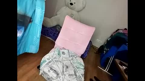 Snapshot of krisssexi chatting on December 16, 6:43 am KrissSexi online show from December 16, 6:43 am