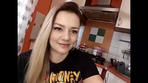 Snapshot of krisssexi chatting on January 21, 7:47 am KrissSexi online show from January 21, 7:47 am