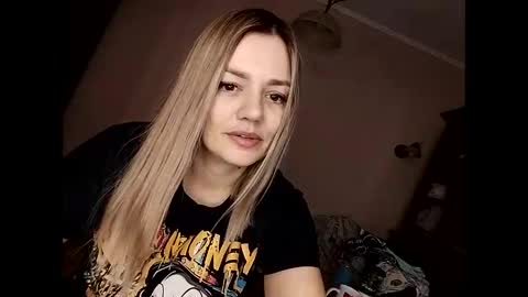 Snapshot of krisssexi chatting on February 6, 5:14 am KrissSexi online show from February 6, 5:14 am