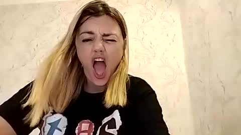 Snapshot of krisssexi chatting on September 27, 6:51 am KrissSexi online show from September 27, 6:51 am