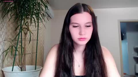 Snapshot of kristal89 chatting on April 27, 5:55 pm kristal89 online show from April 27, 5:55 pm