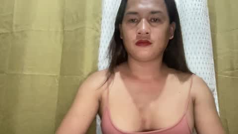 Snapshot of kristalheart chatting on March 10, 6:56 pm krunchee online show from March 10, 6:56 pm