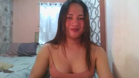 Snapshot of kristalheart chatting on October 8, 8:17 pm krunchee online show from October 8, 8:17 pm