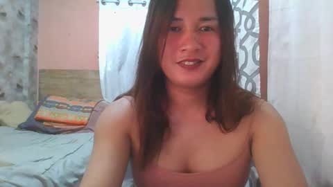 Snapshot of kristalheart chatting on October 15, 8:53 pm krunchee online show from October 15, 8:53 pm