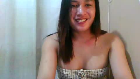 Snapshot of kristalheart chatting on June 11, 10:19 pm krunchee online show from June 11, 10:19 pm