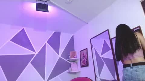 Snapshot of kristall_swan chatting on March 3, 4:03 pm Kristall online show from March 3, 4:03 pm