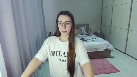 twitter    Annemarye 23 online show from February 7, 11:47 am