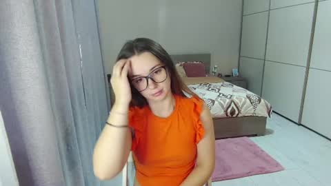 Snapshot of kristall_xxx chatting on July 21, 5:43 am twitter Annemarye 23 online show from July 21, 5:43 am