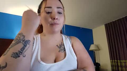 Snapshot of kristalndaddy chatting on November 17, 6:03 pm KristalDaddy online show from November 17, 6:03 pm