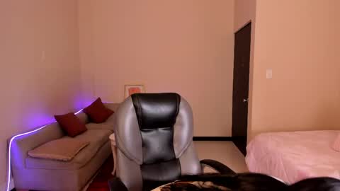 Sophia online show from April 30, 8:26 pm