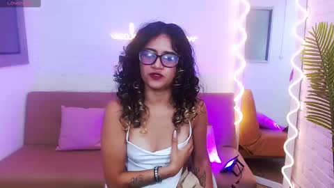 Snapshot of kristen_tay chatting on January 14, 3:04 pm kristen_tay online show from January 14, 3:04 pm