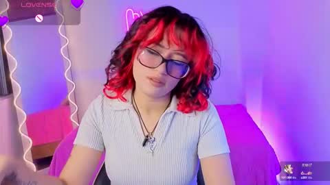 Snapshot of kristen_tay chatting on September 13, 3:17 am kristen_tay online show from September 13, 3:17 am
