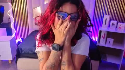 kristen_tay online show from March 5, 7:21 pm