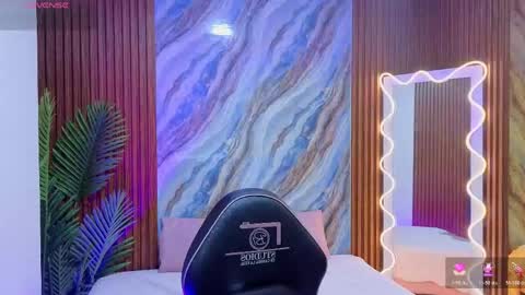 kristen_tay online show from June 2, 2:46 am